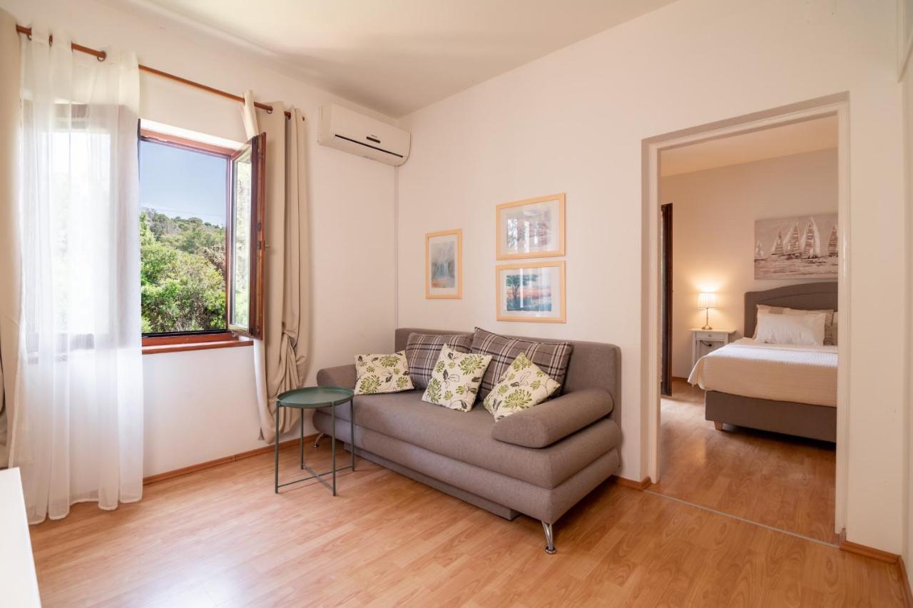 Apartments Rozelyn Ugljan Kültér fotó