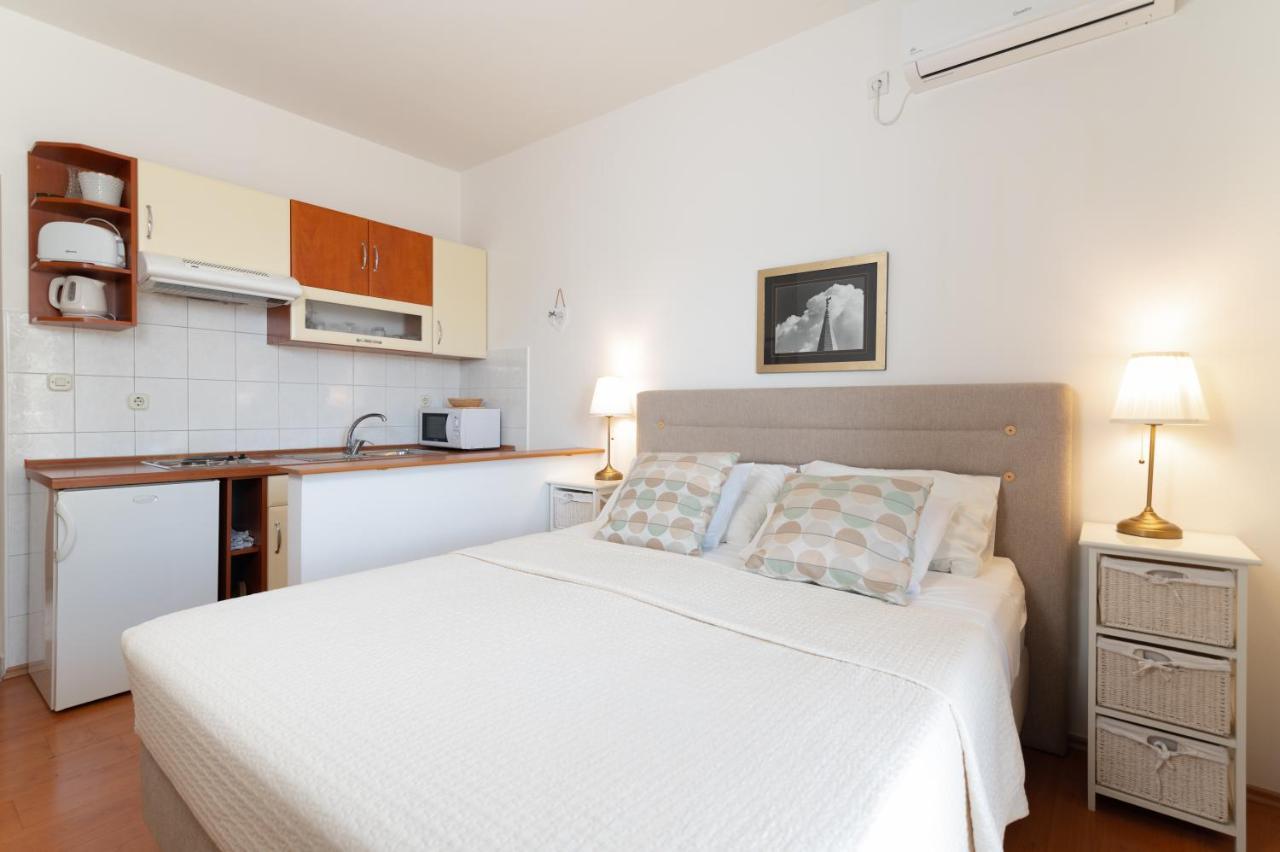 Apartments Rozelyn Ugljan Kültér fotó