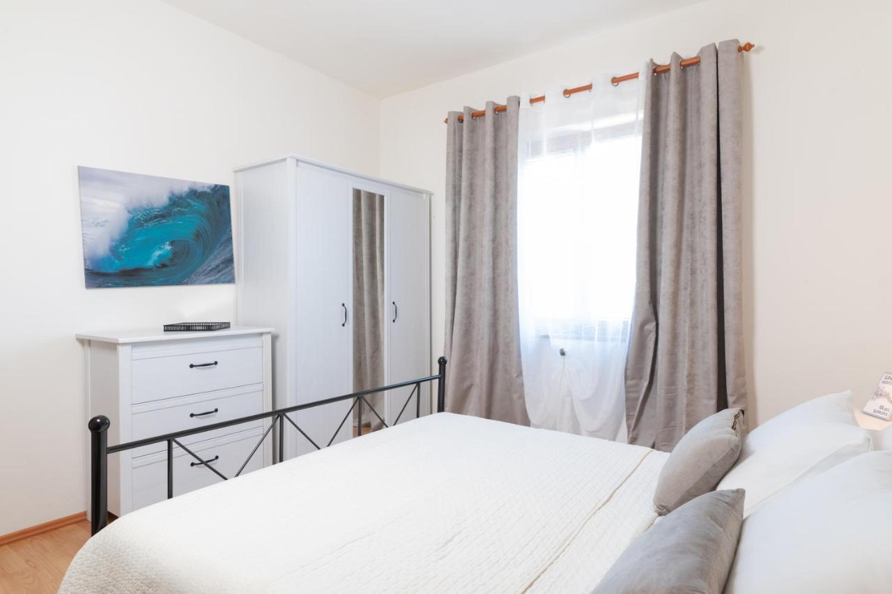 Apartments Rozelyn Ugljan Kültér fotó