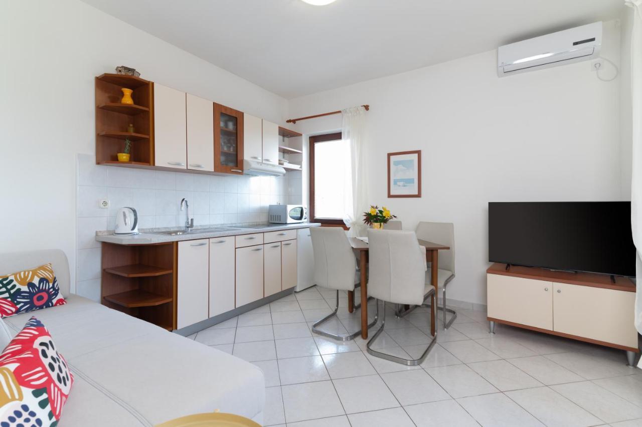 Apartments Rozelyn Ugljan Kültér fotó