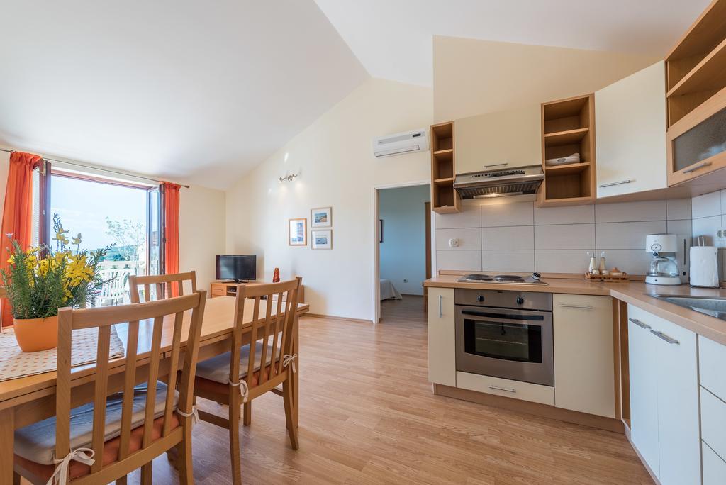 Apartments Rozelyn Ugljan Kültér fotó